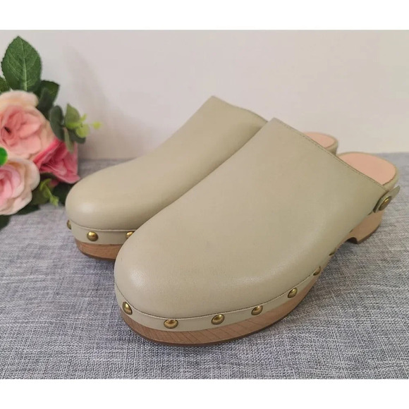 J Crew Wood Clogs Women's 9 Size 8.5 Soft‎ Olive Green Leather Studded - Picture 1 of 11